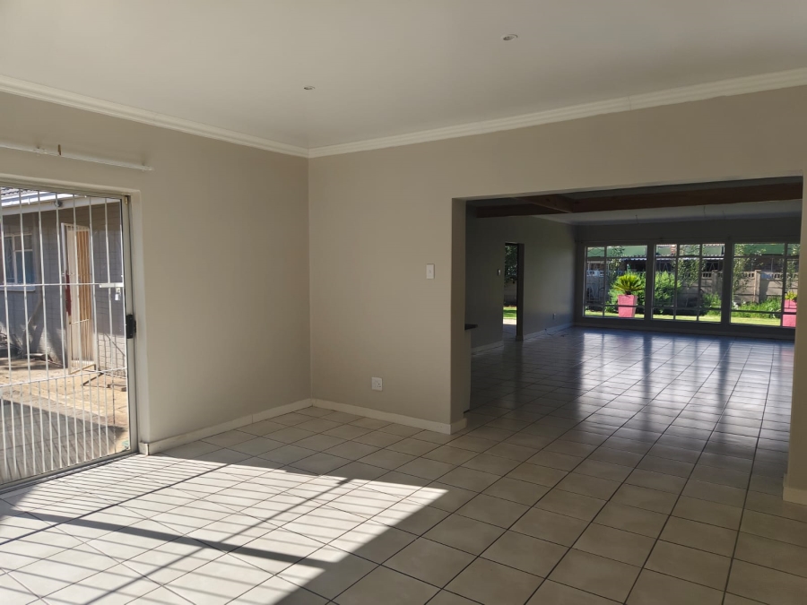 4 Bedroom Property for Sale in Fichardt Park Free State